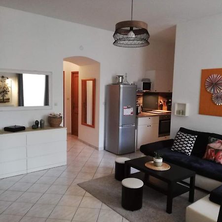 Orange: Appartement Pratique Et Idealement Place Orange  Exterior photo