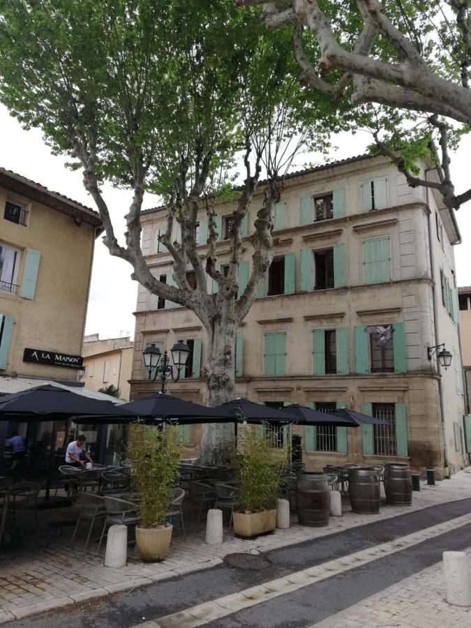 Orange: Appartement Pratique Et Idealement Place Orange  Exterior photo